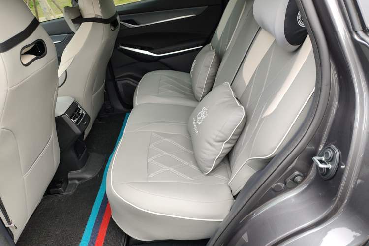 Used CHANGAN CS75 PLUS 2026 Model, Smart Champion Edition 1.5T New Blue Whale Smart Navigation Version Left Rear Seat