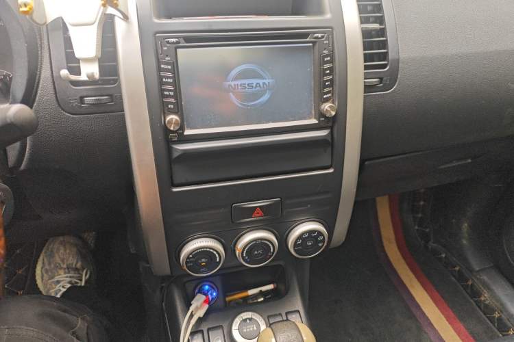 Used Nissan X-Trail 2012 2.5L CVT Luxury Edition 4WD Audio And AC Panel