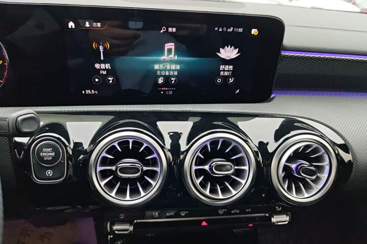 Used Mercedes-Benz A-Class 2022 Revised Version A 200 L Sport Sedan Fashionable Style Audio And AC Panel