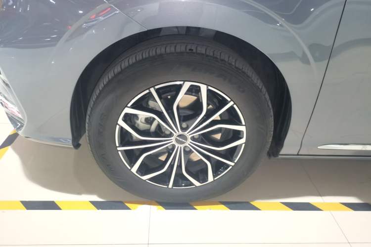 Used Roewe iMAX8 New Energy 2025 1.5T DMH Lu Zun Deluxe Edition
