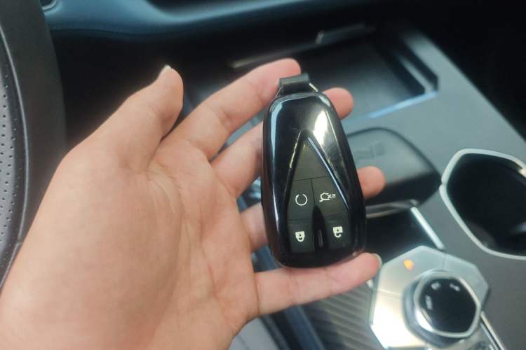 Used CHANGAN UNI-K iDD 2023 Smart Electric iDD 1.5T 135km Smart Leading Model Vehicle Key