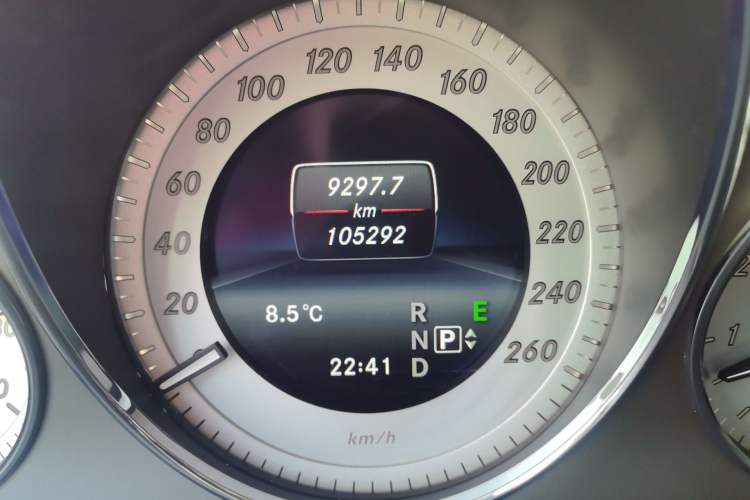 Used Mercedes-Benz GLK-Class 2013 GLK 300 4MATIC Dynamic Sunroof Model Odometer Close Up