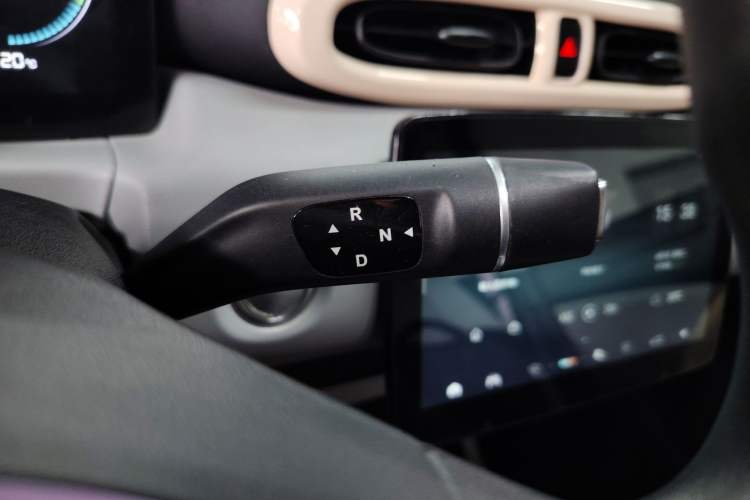 Used Leapmotor T03 2022 Glazed Edition Gear Lever