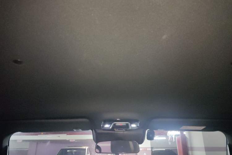 Used 212 T01 2025 2.0T Changfeng
