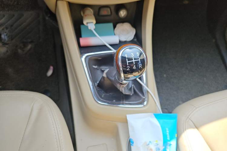 Used Baojun 730 2014 1.5L Manual Luxury Navigation ESP Version 7 Seats