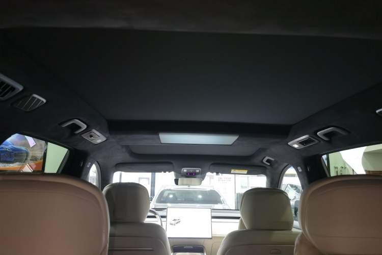 Used ONVO Luxeed L90 2025 Model—Ultra Six-Seater Version Headliner