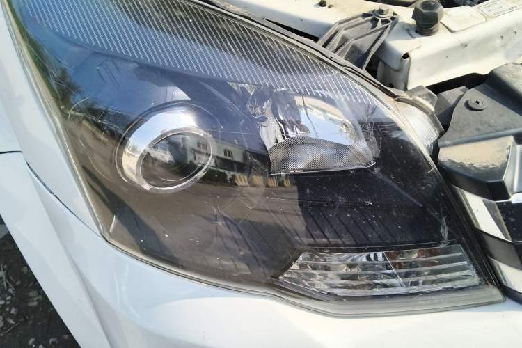 Used Haval H5 Classic 2018 Classic Edition 2.0T Manual Two-Wheel Drive Elite Model Right Front Headlight