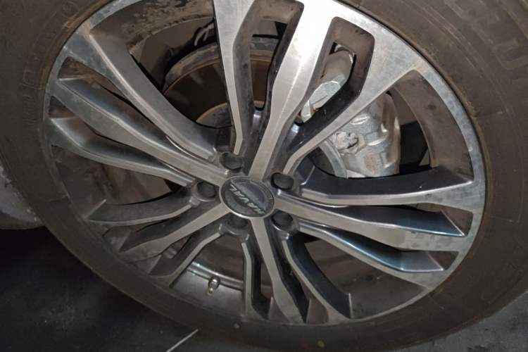 Used Haval F7 2020 2.0T All-Wheel Drive iJoy Right Front Wheel Hub