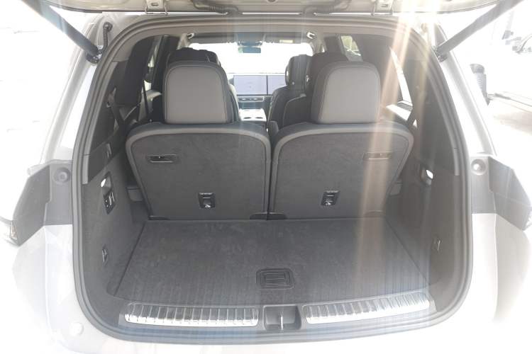 Used Li Auto L9 2025 Ultra Smart Refreshed Edition Trunk