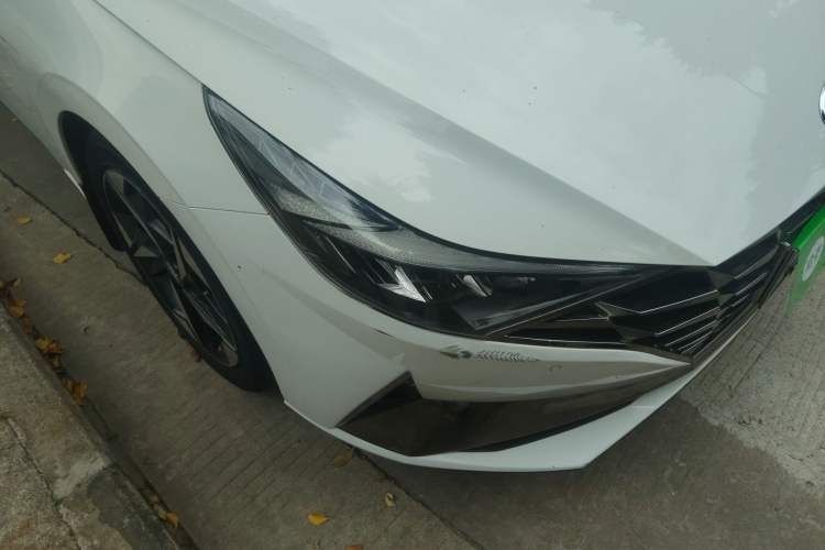 Used Hyundai Elantra 2022 1.5L CVT LUX Prestige Edition Right Front Headlight