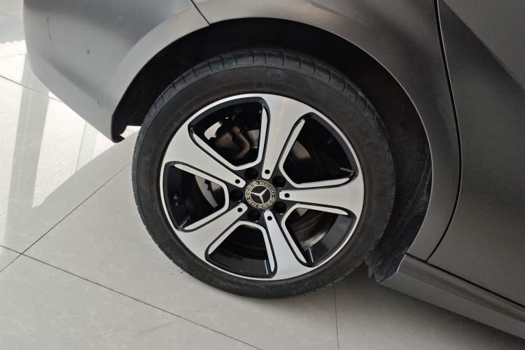 Used Mercedes-Benz B-Class 2019 B 200 Fashion Model Right Rear Wheel Hub