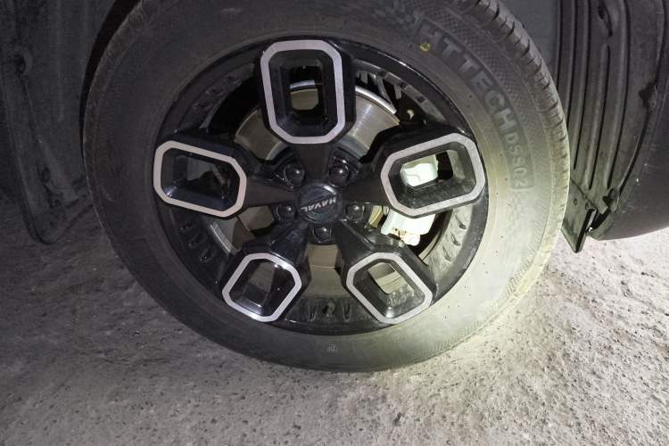 Used Haval X DOG 2022 1.5T DCT Four-Wheel Drive Trendy Wild Edition Right Front Wheel Hub