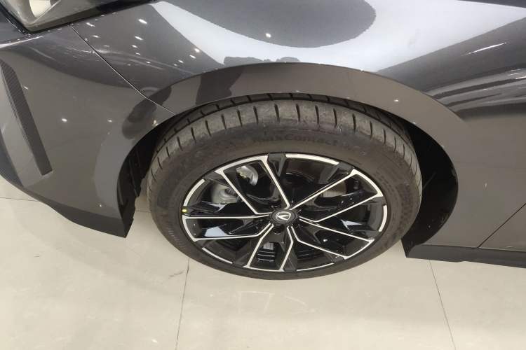 Used Changan UNI-V iDD 2024 Blue Whale Smart Electric iDD 136km Luxury Model
