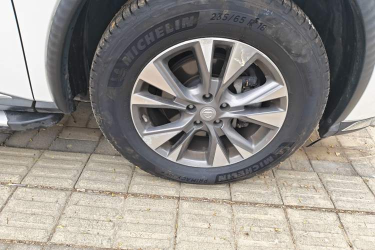 Used Nissan Murano 2017 2.5L XL Two-Wheel Drive Smart Edition Right Front Wheel Hub