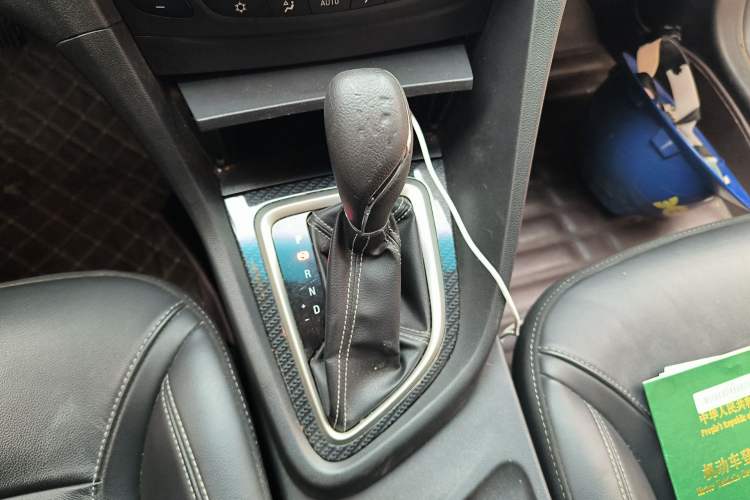 Used Buick GT 2015 15N Automatic Deluxe Edition Gear Lever