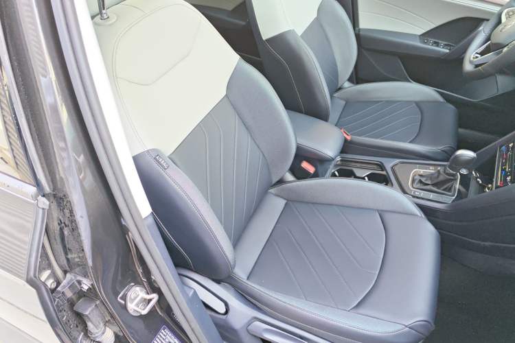 Used Volkswagen Tharu 2024 300TSI Two-Wheel-Drive Moonlight Edition Right Front Seat