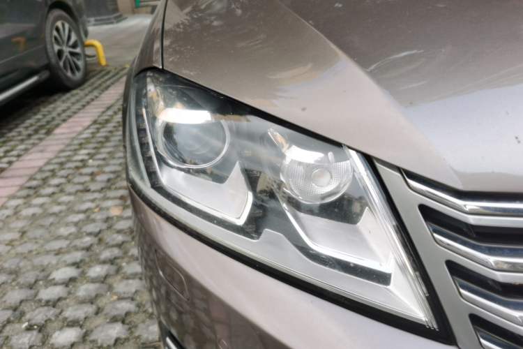 Used Volkswagen Magotan 2015 Facelift 1.8TSI Luxury Model Right Front Headlight