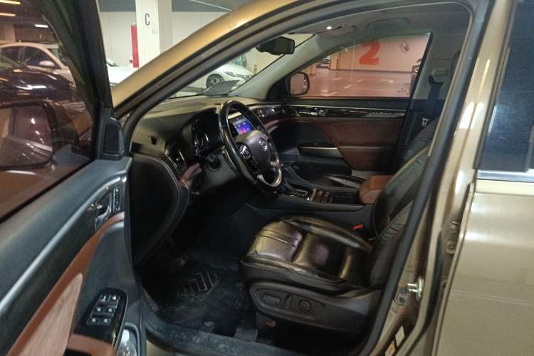 Used GAC Trumpchi GS8 2017 320T Two-Wheel Drive Luxury Smart Connectivity Version (7 Seats)
