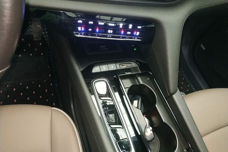 Used Buick Enclave 2020 28T Four-Wheel Drive Flagship Version Gear Lever