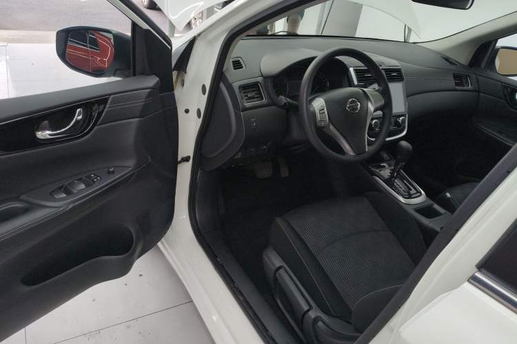 Used Nissan Tiida 2016 1.6L CVT Cool Dynamic Edition Driver Seat