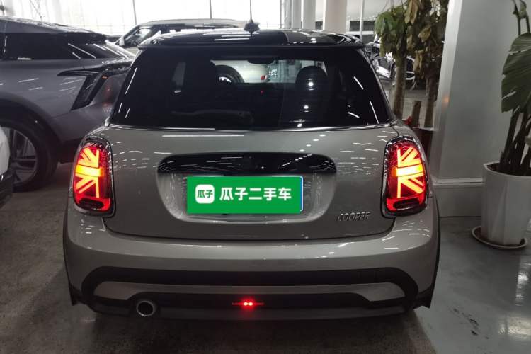 Used MINI MINI 2023 Updated 1.5T COOPER Artist
