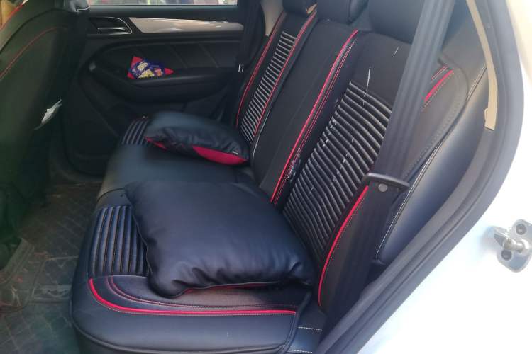 Used Roewe RX5 2016 20T Two-Wheel Drive Automatic Internet Smart Edition
