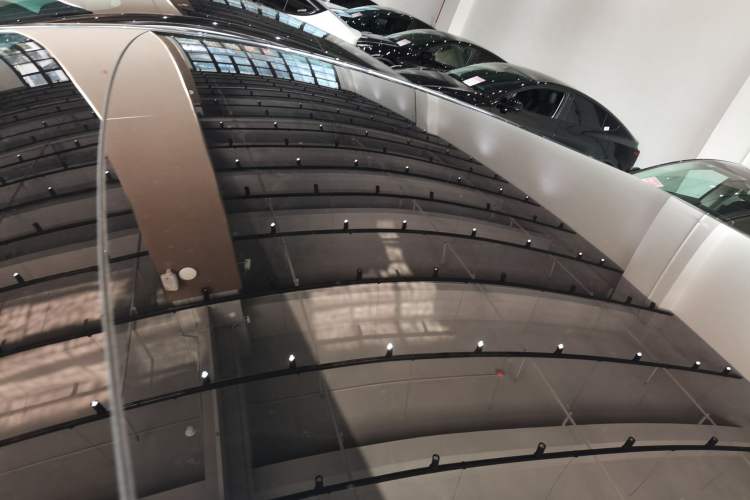 Used Tesla Model Y 2025 Rear-Wheel-Drive Version
