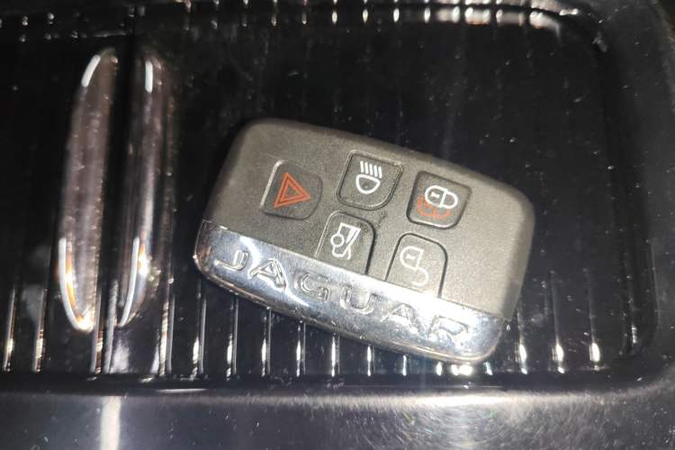 Used Jaguar XJ 2014 XJL 2.0T Two-Wheel-Drive Elegant Business Edition