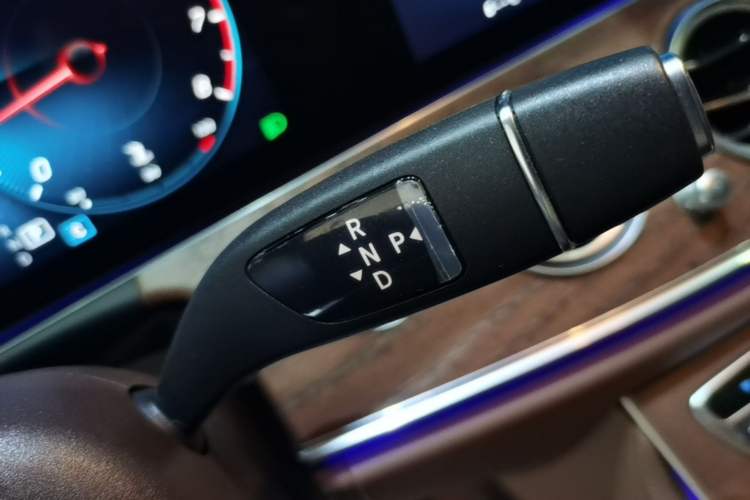 Used Mercedes-Benz E-Class 2022 Revised Version E 300 L Fashion Edition Gear Lever