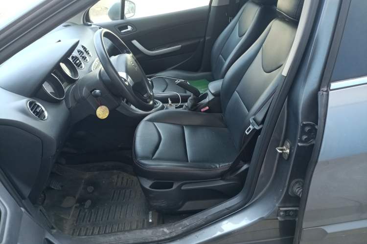 Used Peugeot 408 2013 2.0L Manual Comfort Edition