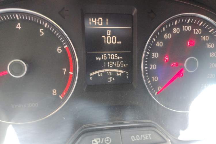 Used Volkswagen Lavida 2013 1.4TSI Manual Comfort Edition Odometer Close Up