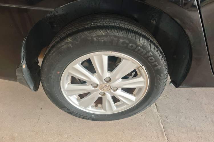 Used BYD L3 2015 Energy-Efficient Model 1.5L Manual Comfort Edition Right Rear Wheel Hub