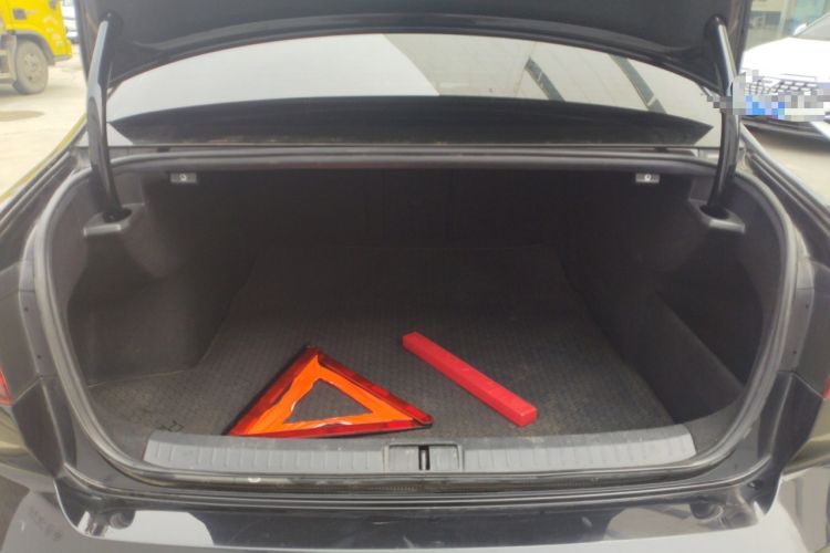 Used Volkswagen Magotan 2021 330TSI DSG 30th Anniversary Edition Trunk