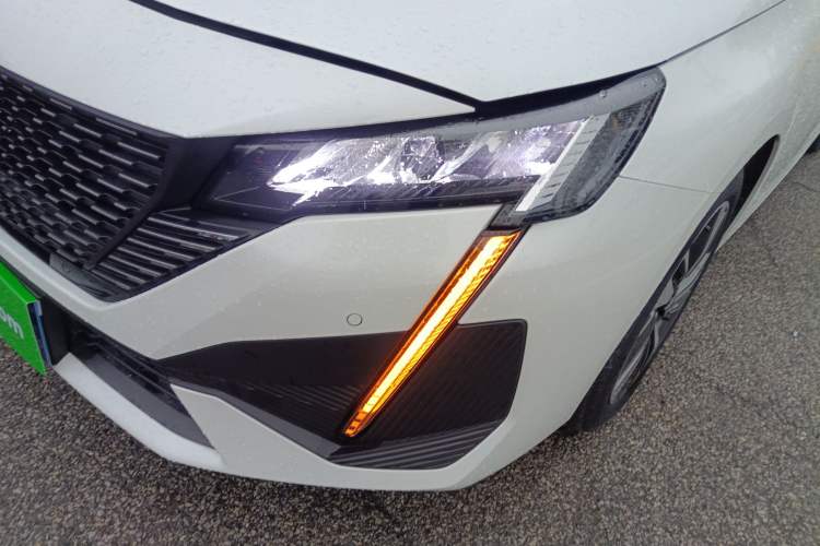 Used Peugeot 408 2022 1.6T Light-Chasing Edition
