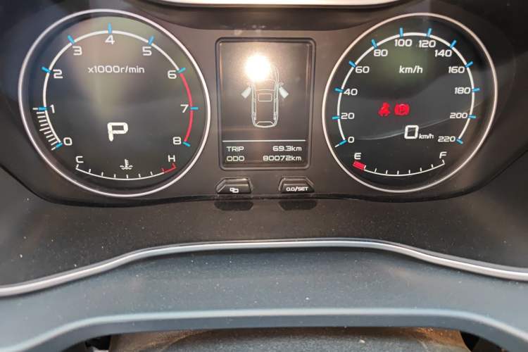 Used Geely Auto Vision X6 2016 1.3T CVT Luxury Model Odometer Close Up