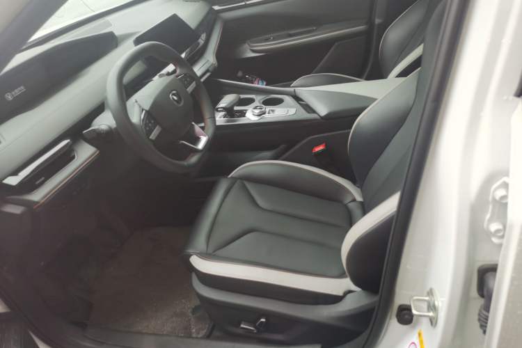 Used Changan UNI-V 2023 1.5T Prestige Model