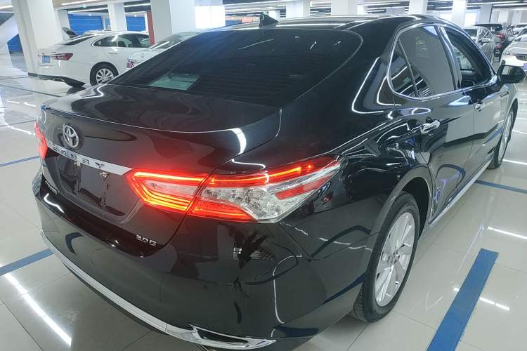 Used Toyota Camry 2023 2.0G Luxury Edition