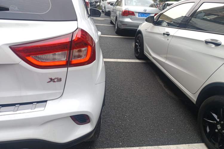 Used Geely Auto Vision X3 2017 1.5L Automatic Elite Model Right Rear Taillight