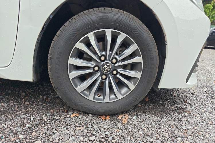 Used Toyota Corolla 2017 Revised Version 1.2T S-CVT GL-i Right Front Wheel Hub