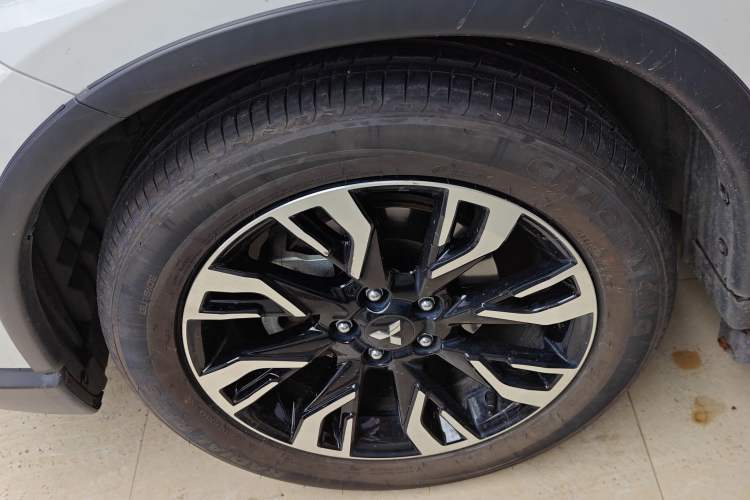 Used Mitsubishi Outlander 2019 2.4L Two-Wheel Drive ZhiXing Version 5 Seats China V Emission Standard Left Front Wheel Hub