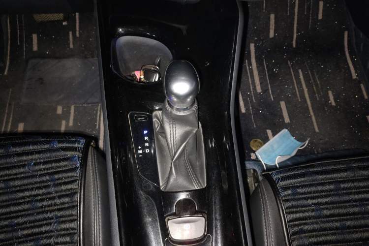 Used Toyota IZOA 2018 2.0L Yichi Edition China V Standard Gear Lever