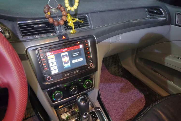 Used Skoda Superb 2013 1.4TSI DSG Sport Edition Audio And AC Panel