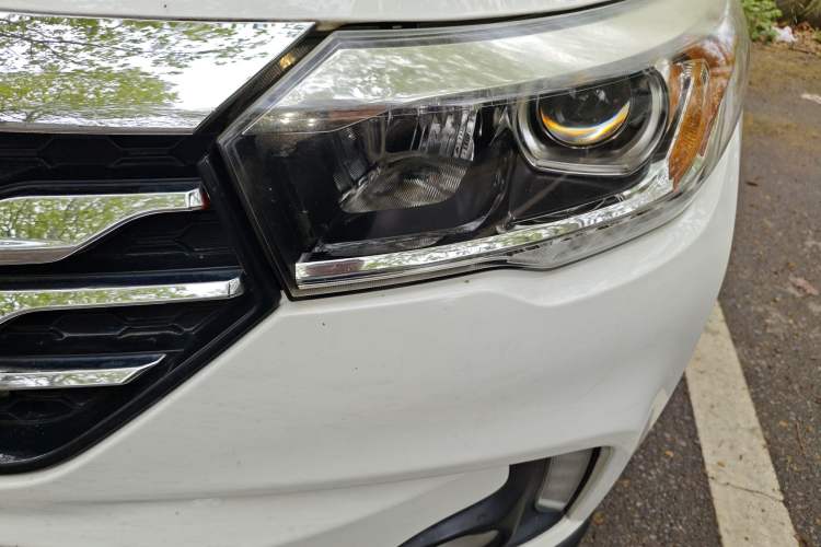 Used GAC Trumpchi GS4 2015 200T Manual Luxury Edition Left Front Headlight