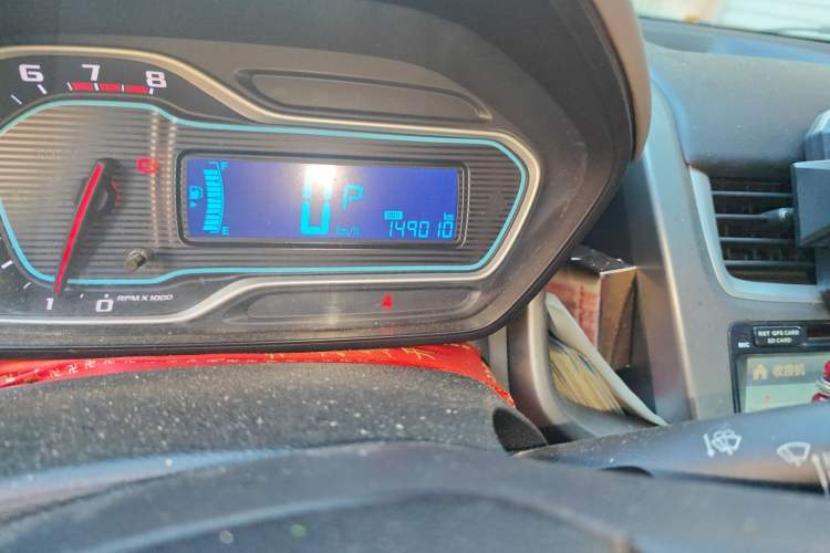 Used Chevrolet Aveo Sonic 2014 Sedan 1.4SE AT Comfort Edition
