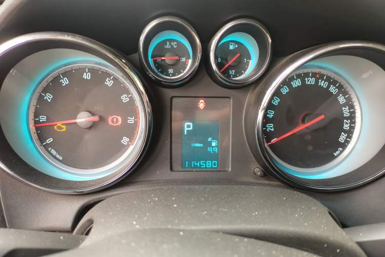 Used Buick GT 2013 GT 1.8L Automatic Fashion Edition Instrument Cluster