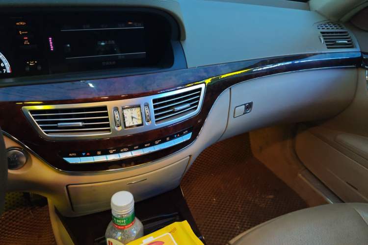 Used Mercedes-Benz S-Class 2010 S 300 L Luxury Model Audio And AC Panel