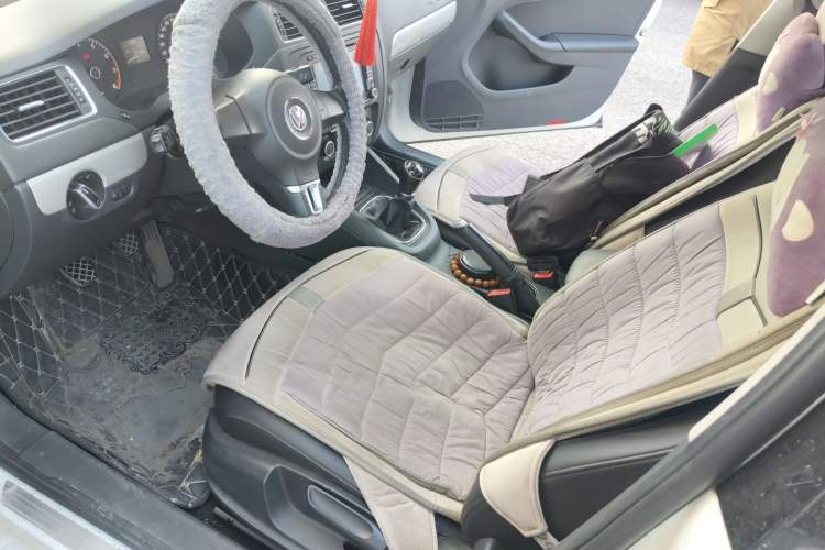 Used Volkswagen Sagitar 2014 1.6L Manual Comfort Model Left Front Seat