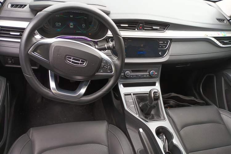 Used Geely Auto Emgrand 2020 1.5L Manual Upward Edition Center Console