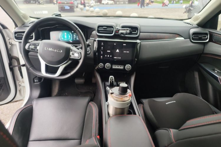 Used Lynk & Co 02 2019 1.5T DCT Two-Wheel Drive Pro Edition China VI Standard Center Console