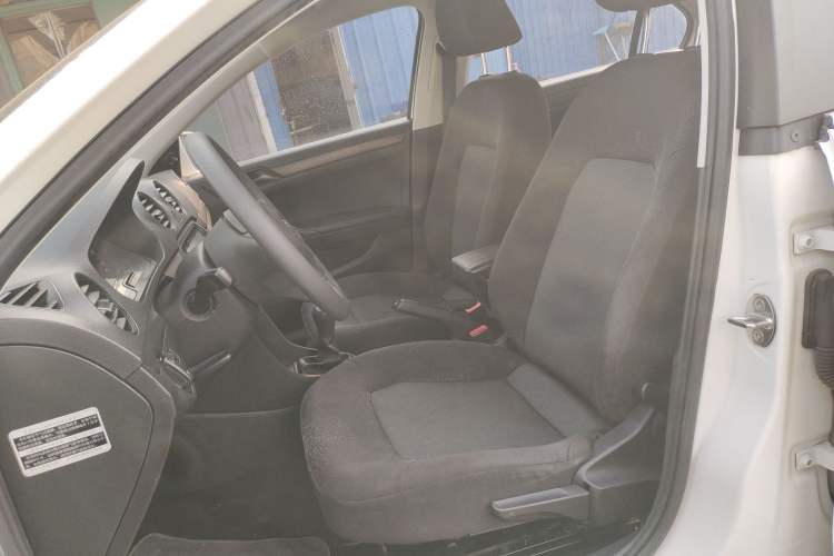 Used Volkswagen Jetta 2015 1.6L Manual Fashion Edition